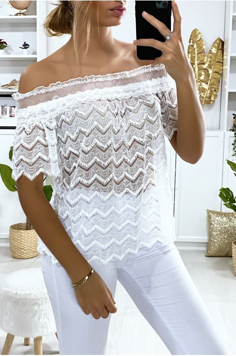 Blouse blanche en dentelle avec col bateau - 4