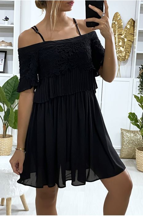 Robe en dentelle doublé avec dentelle et plissé - 3