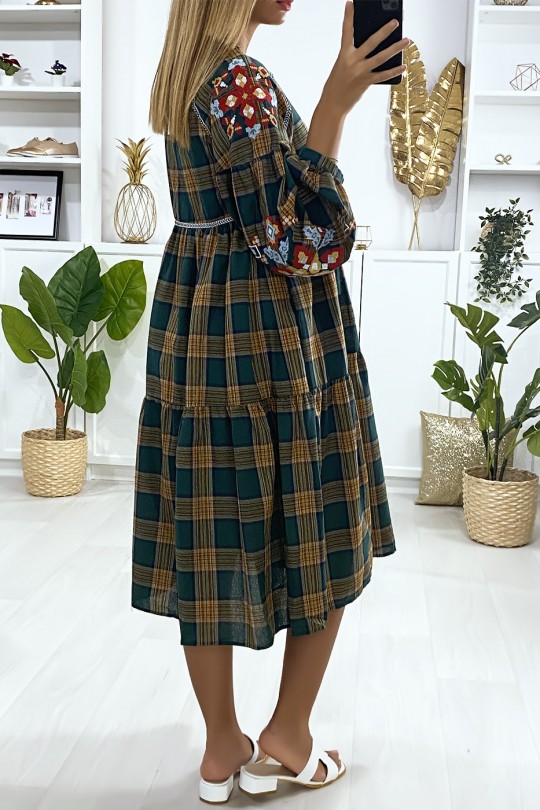 Green tartan dress with embroidery - 6