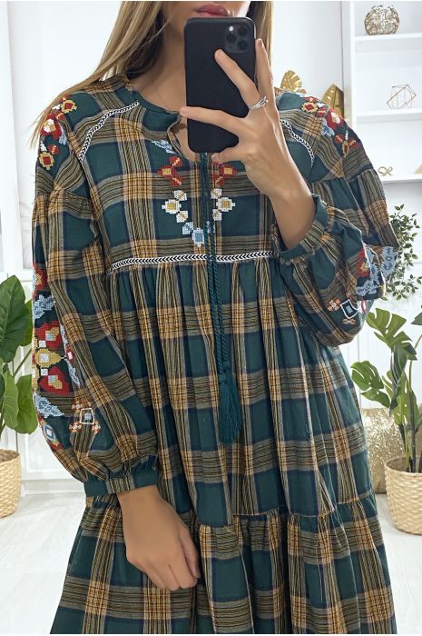Green tartan dress with embroidery - 4