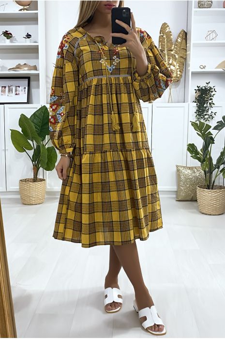 Robe moutarde motif écossais avec broderie - 1