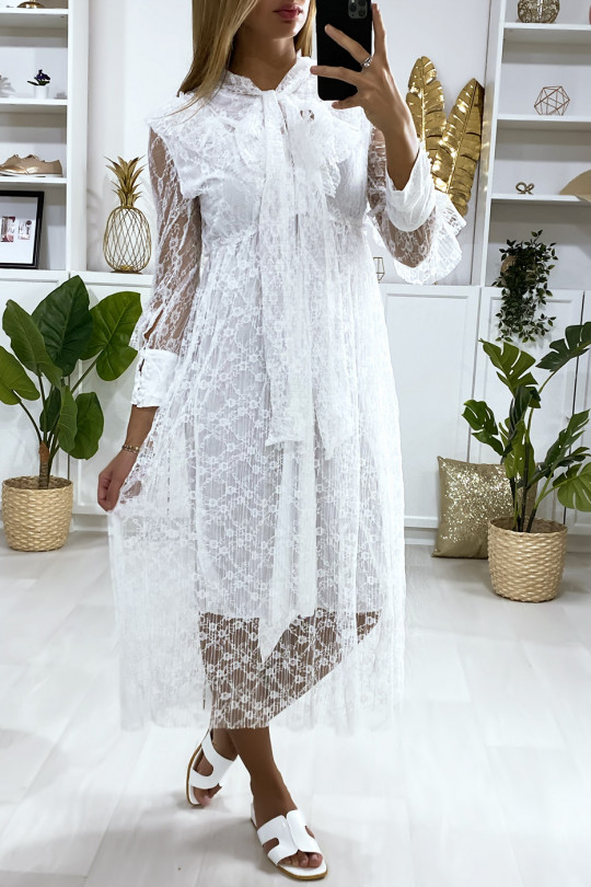 Long white lace lined dress with flounce - 5