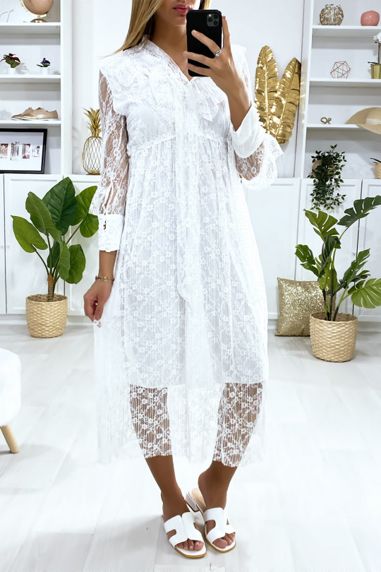 Long white lace lined dress with flounce - 3