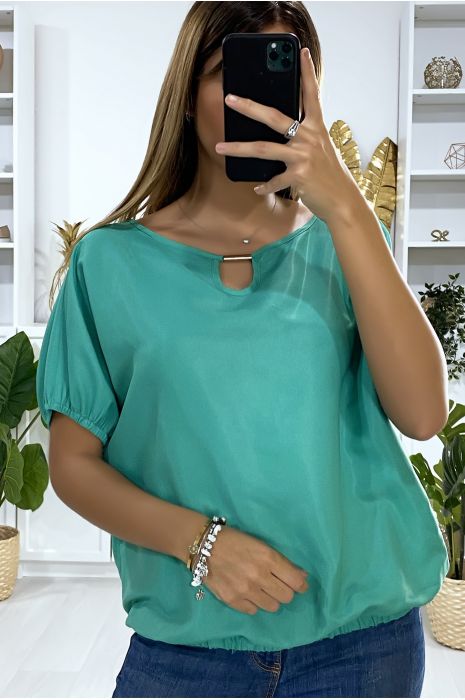Blouse verte coupe chauve souris avec élastique et accessoire doré au col - 4