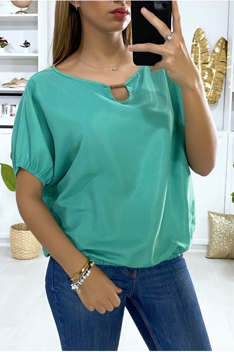 Blouse verte coupe chauve souris avec élastique et accessoire doré au col - 3