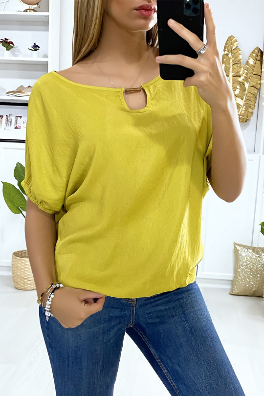 Mustard batwing cut blouse with elastic and gold accessory at the collar - 2