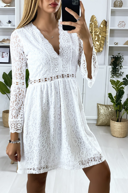 robe blanche broderie