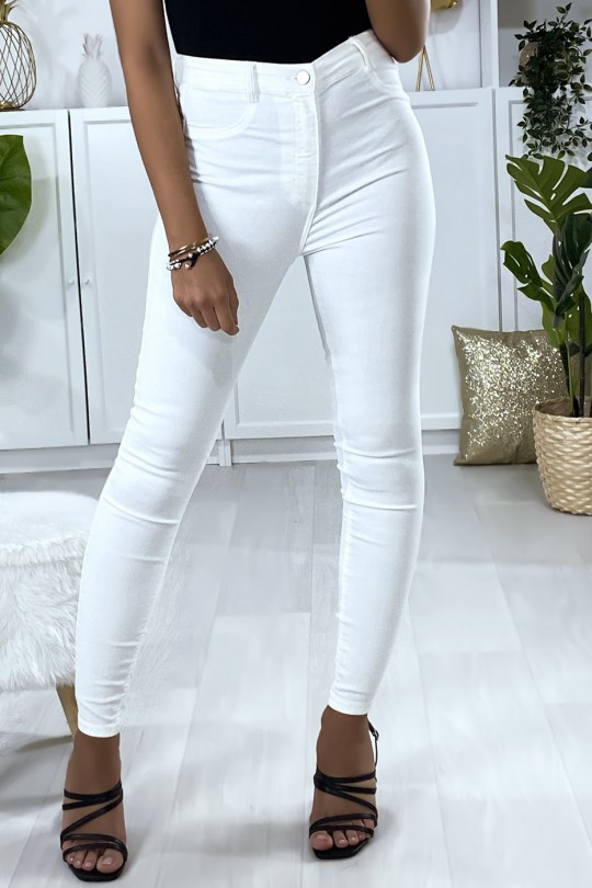 Jeans slim en blanc avec fausse poches à l'avant