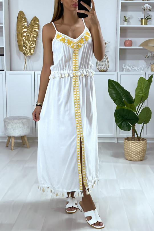 Lange witte jurk met gele borduursels en pompon - 2