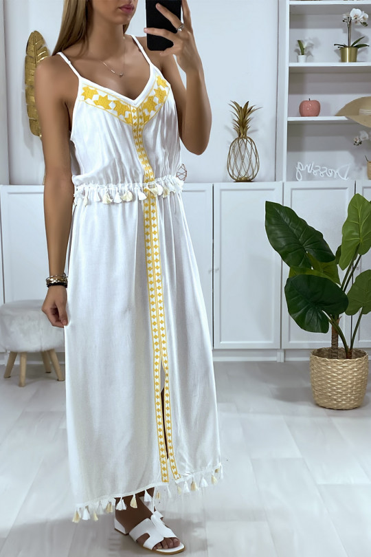 Lange witte jurk met gele borduursels en pompon - 4