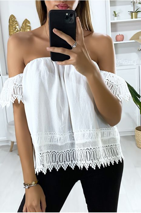 Blouse blanche col bateau avec dentelle aux manches et en bas - 3