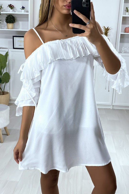 Witte jurk met ruches en blote schouders - 2