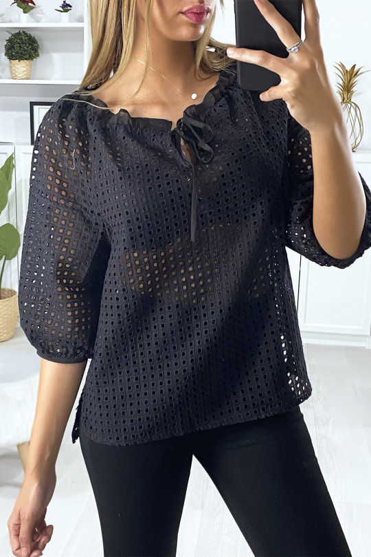 Zwarte blouse met pofmouwen boothals met gaatjes - 3