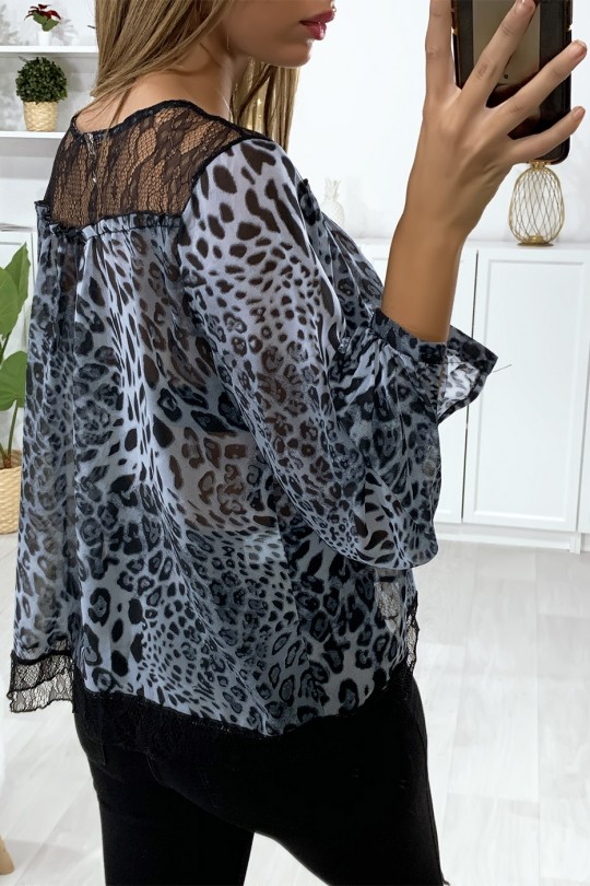 Grijze blouse met luipaardprint en kant bij de buste - 4