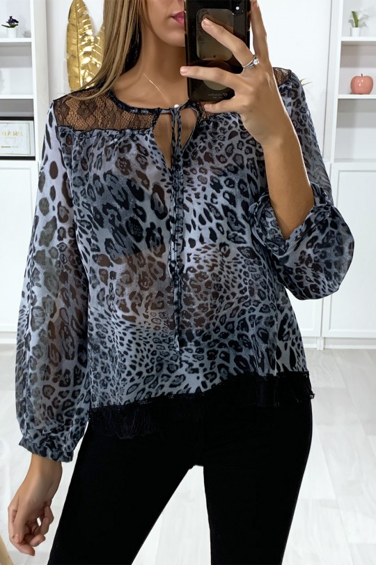 Grijze blouse met luipaardprint en kant bij de buste - 1