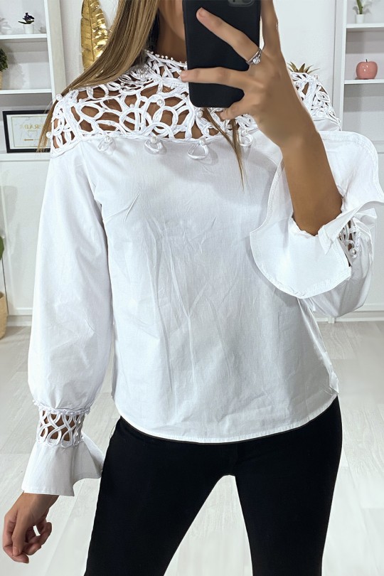 Witte blouse met buste van satijn en parelmoer - 4