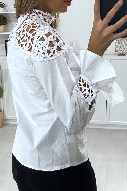 Witte blouse met buste van satijn en parelmoer - 5