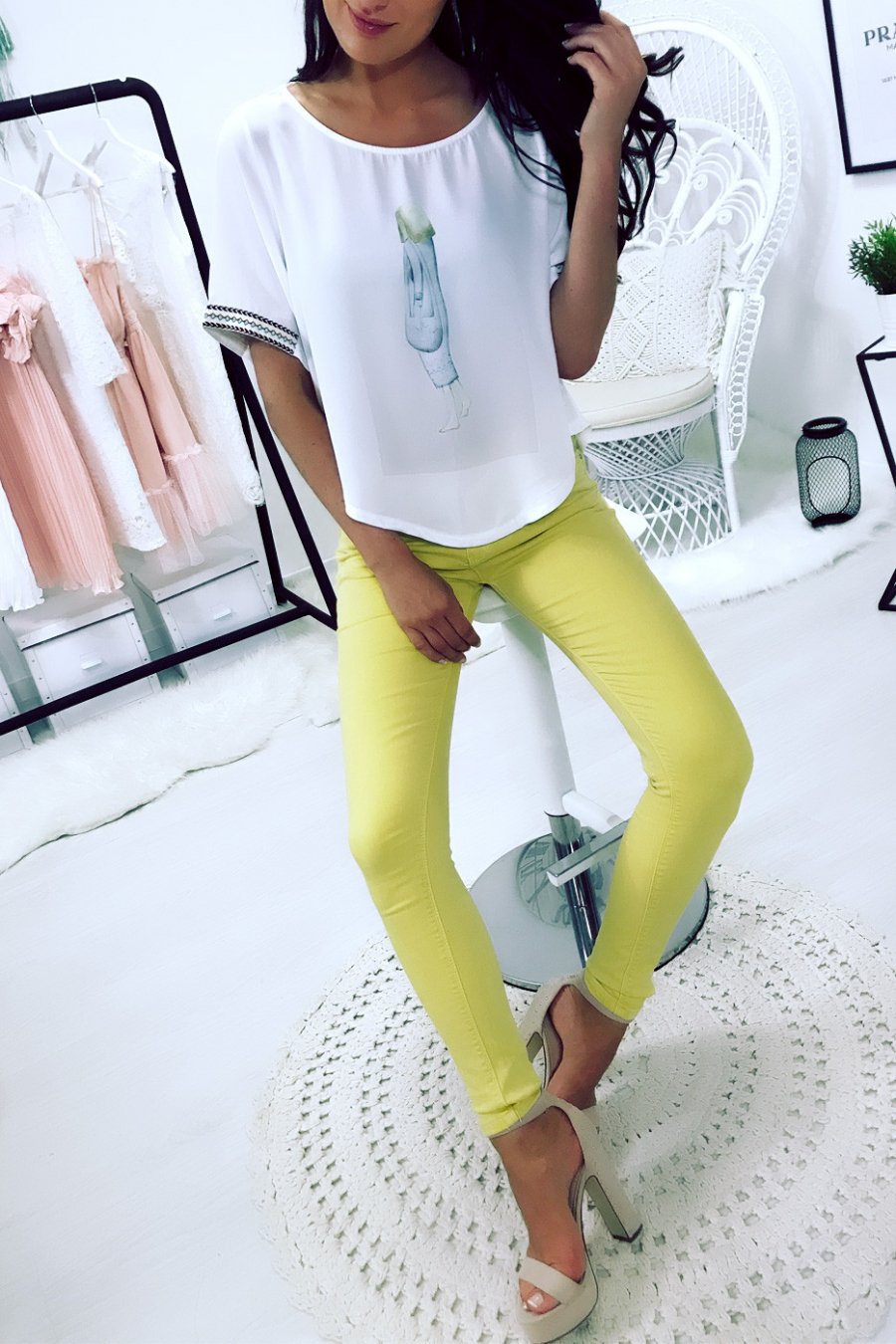 White top with printed pattern and embroidery on the sleeves F5561 - 2