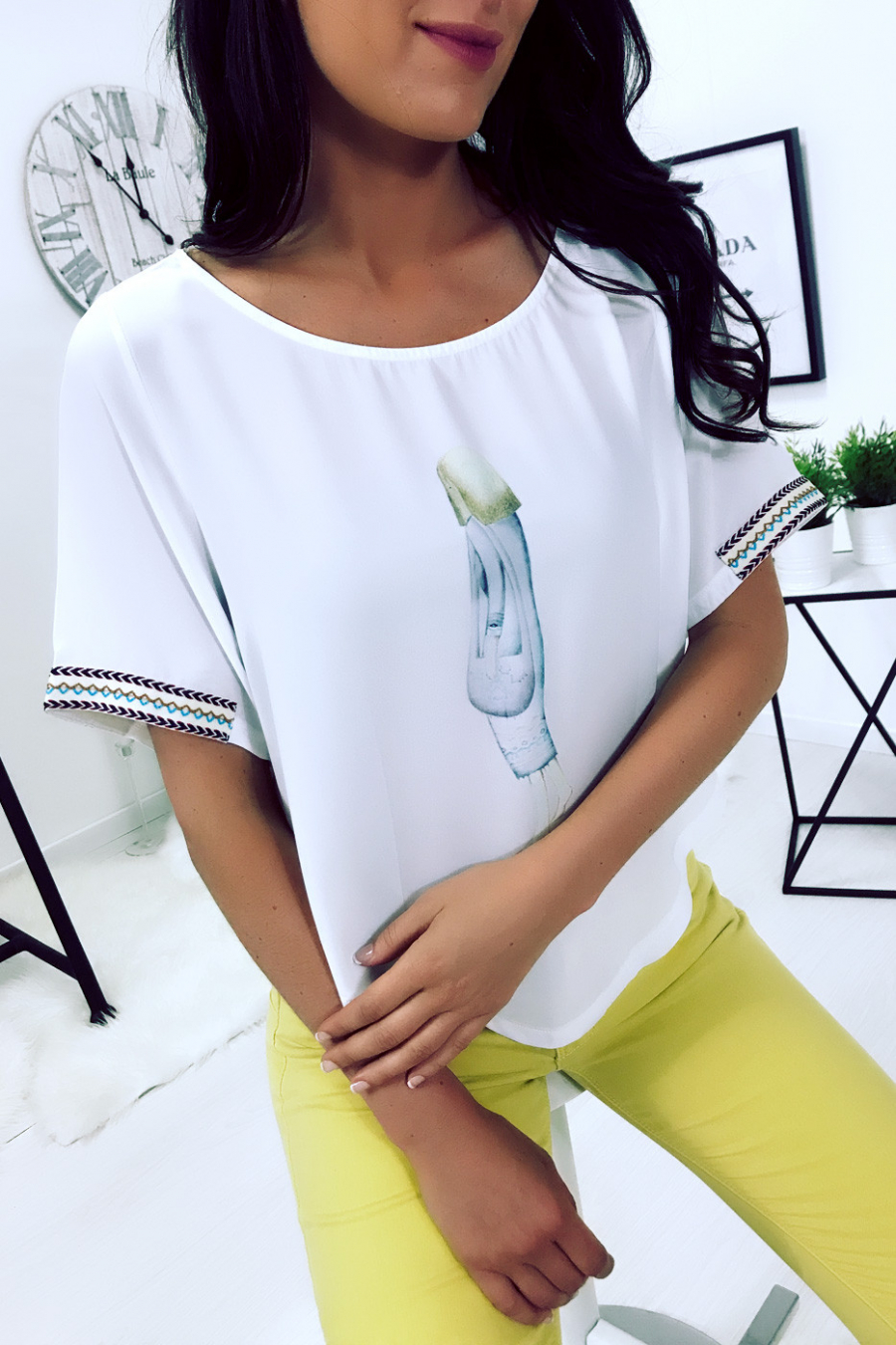 Top blanc à motif imprimé et broderies aux manches F5561 - 3