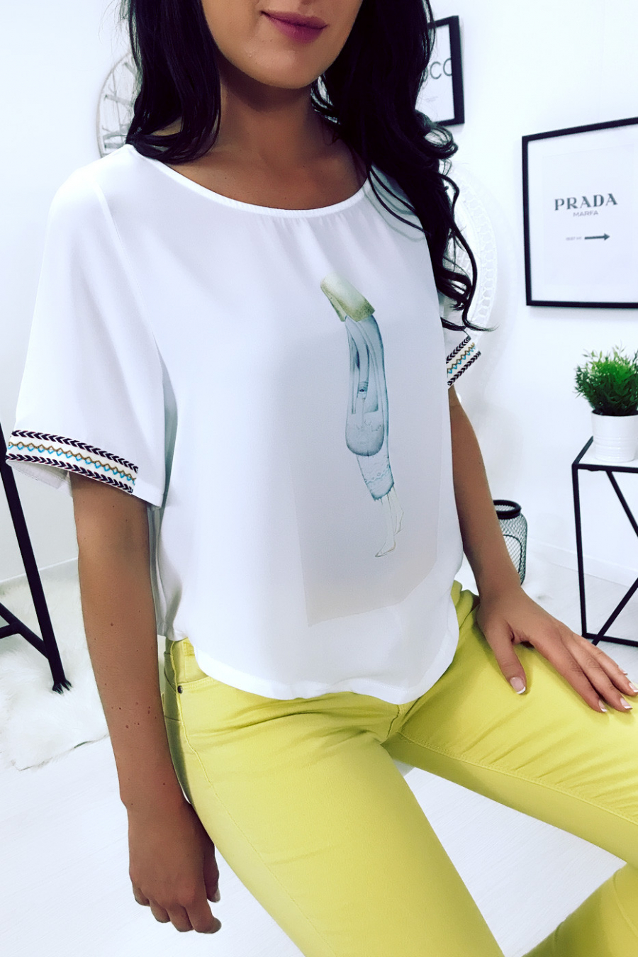 White top with printed pattern and embroidery on the sleeves F5561 - 4