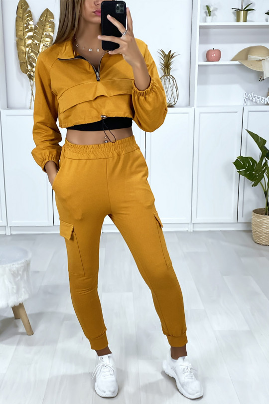 Mustard jogging set with cropped sweatshirt and bottom with pockets - 1