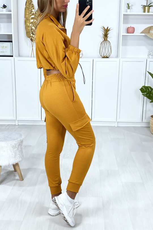 Mustard jogging set with cropped sweatshirt and bottom with pockets - 4