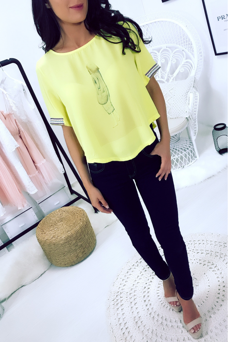 Yellow top with printed pattern and embroidery on the sleeves F5561 - 3