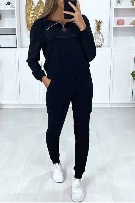 Ensemble jogging noir avec poches sur les cotés et fermeture au col du sweat. - 2