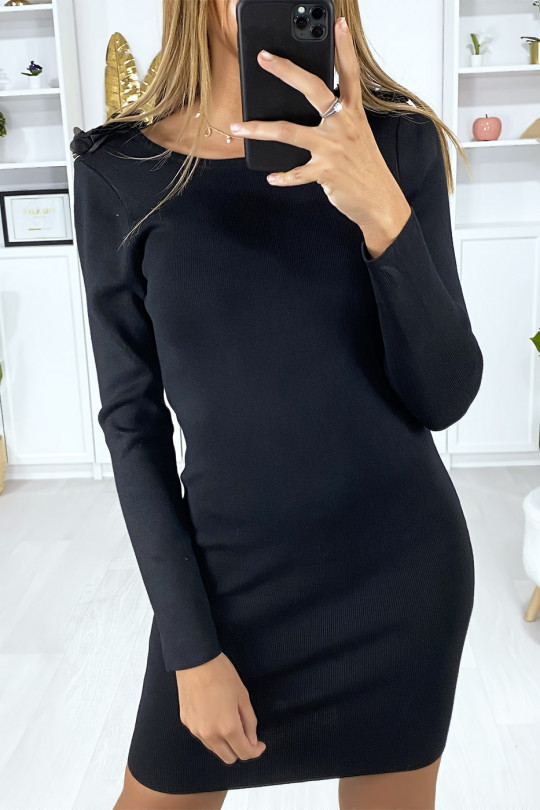 Black sweater dress with open back trimmed with veil flowers - 3