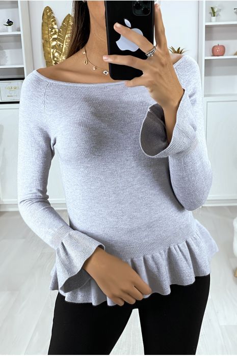 Pull gris à volant dans une douce matière extensible