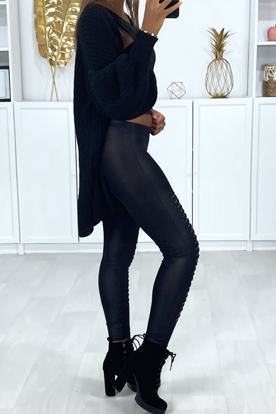 Black leggings with tapered front and lace lining