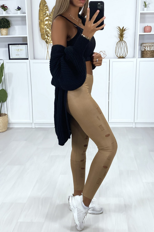 Camel leggings with shiny and stretchy material tapered at the front