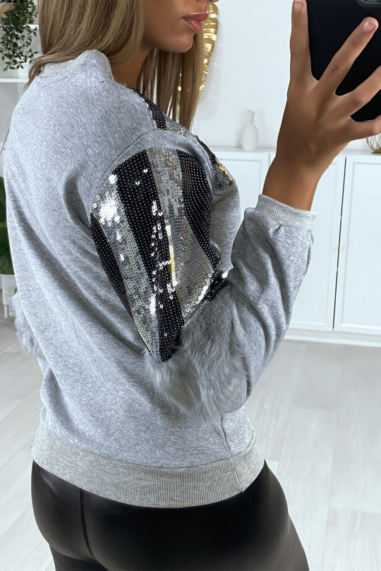 Gray sweatshirt with sequins on the bust with synthetic fur on the sleeves - 4