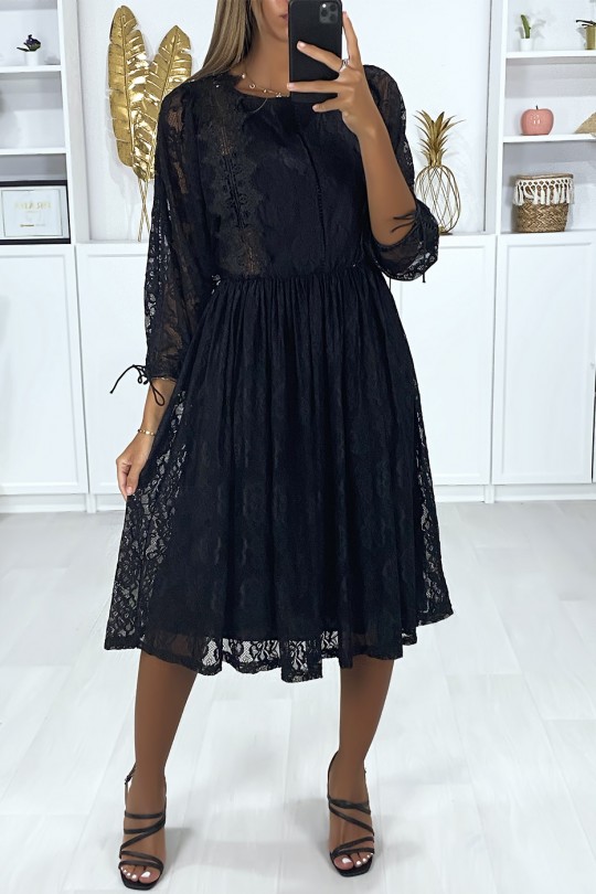Black dress lined in lace with embroidery - 2