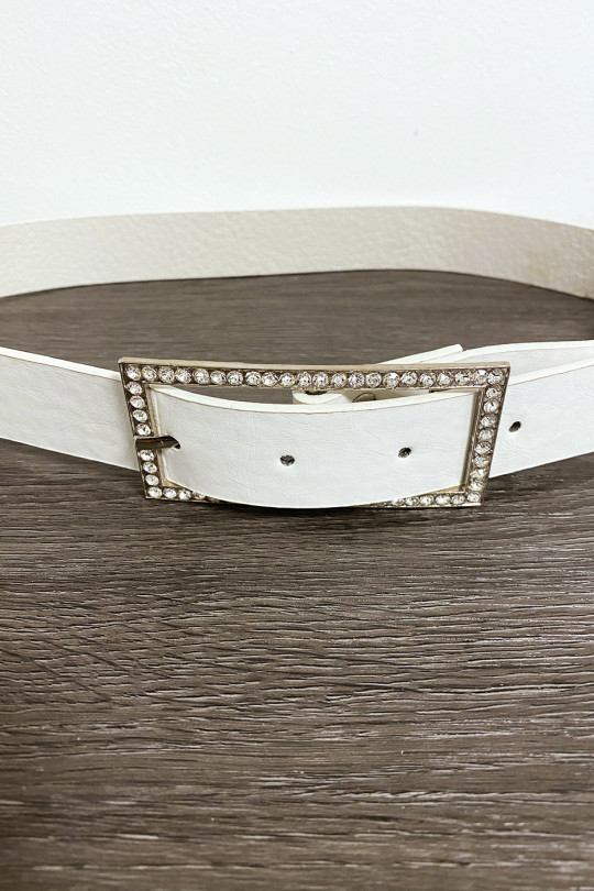 White faux leather belt with rectangular buckle decorated with rhinestones - 4