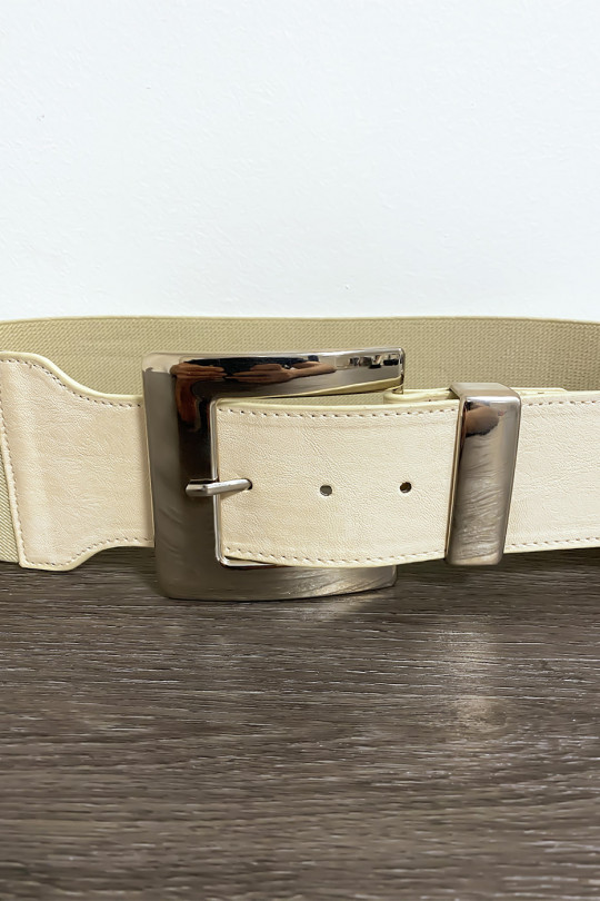 Grosse ceinture beige avec boucle argenté et élastique à la taille - 2