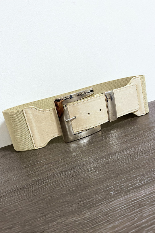 Grosse ceinture beige avec boucle argenté et élastique à la taille - 3