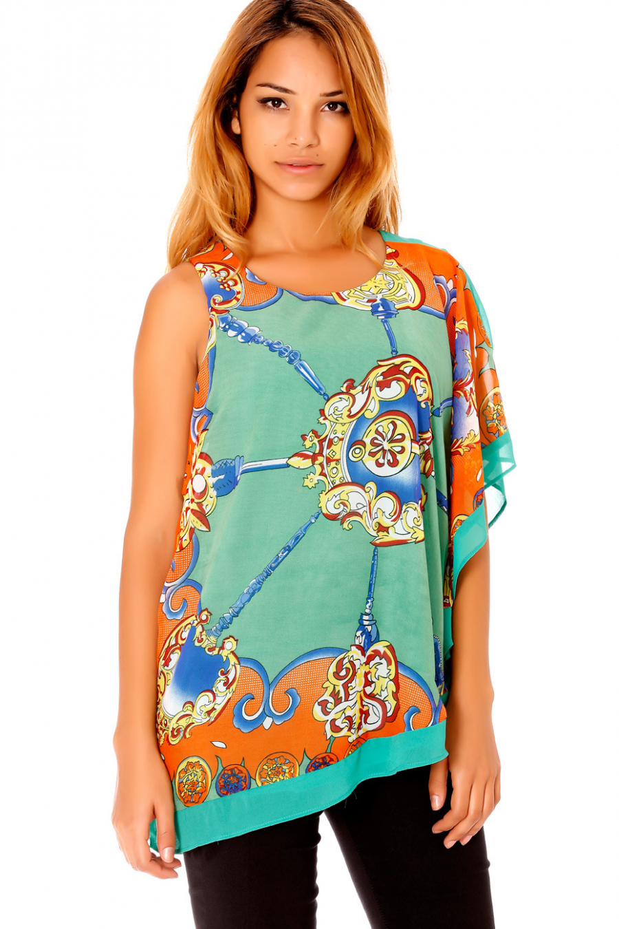 Tunique verte une manche pour femme avec jolis motifs. V??tements femme tendance. 2552