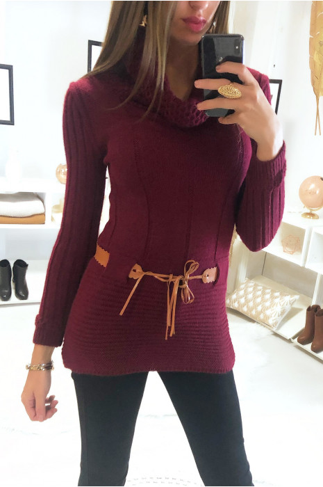 Jolie pull tunique moulant bordeaux avec petite ceinture camel - 1