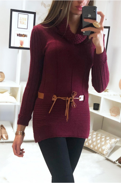 Jolie pull tunique moulant bordeaux avec petite ceinture camel - 2