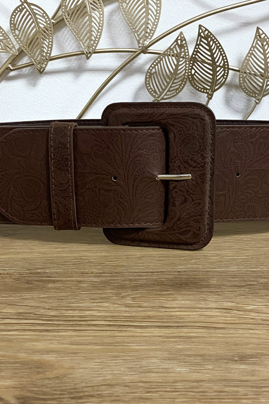 Grosse ceinture marron avec joli motif - 2