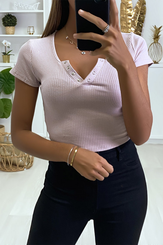 Lila ribbed V-neck cropped top with decorative press studs. - 2