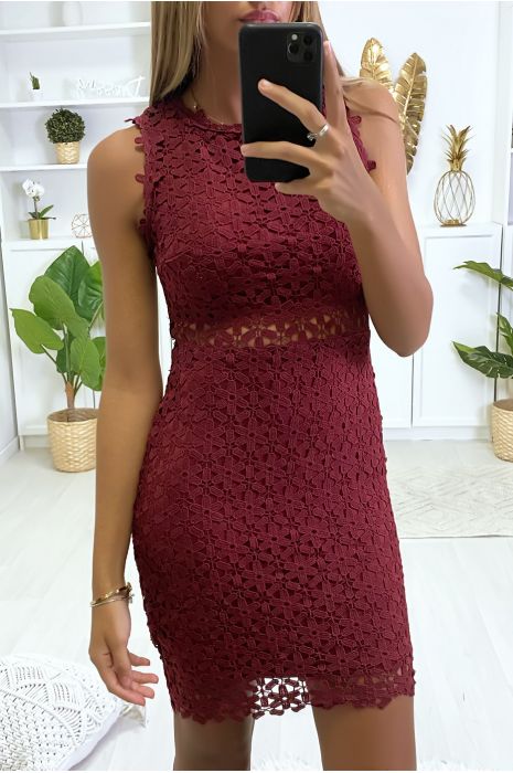 Sublime robe bordeaux en dentelle doublé avec fermeture au dos - 1