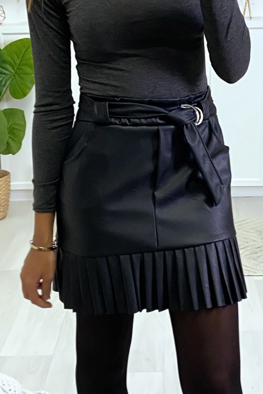 Pretty trendy black skirt in faux leather with pleated belt and pocket - 2