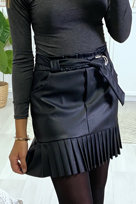 Pretty trendy black skirt in faux leather with pleated belt and pocket - 4