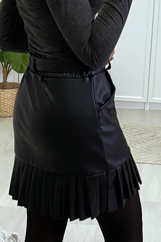 Pretty trendy black skirt in faux leather with pleated belt and pocket - 5