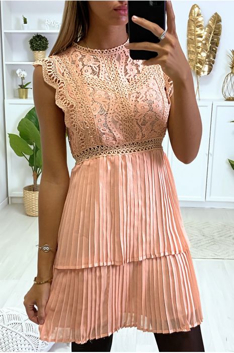 Pink dress with crochet flowers and pleated at the bottom. - 2