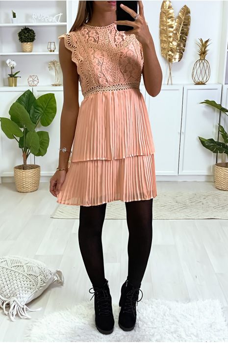 Pink dress with crochet flowers and pleated at the bottom. - 4