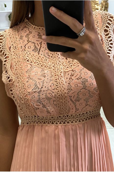 Pink dress with crochet flowers and pleated at the bottom. - 5