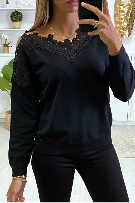 Pull noir très doux avec dentelle aux épaules et au col - 1